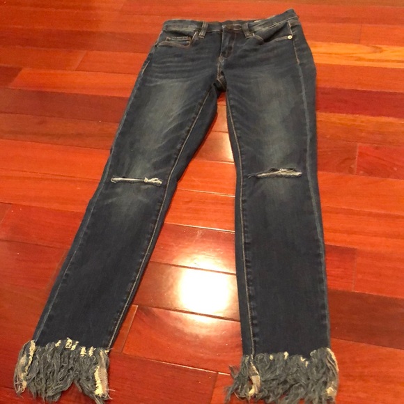 BlankNYC NWT 🎉host pickx3🎉Blank mid rise distressed fringe bottom skinny jeans - Picture 6 of 13
